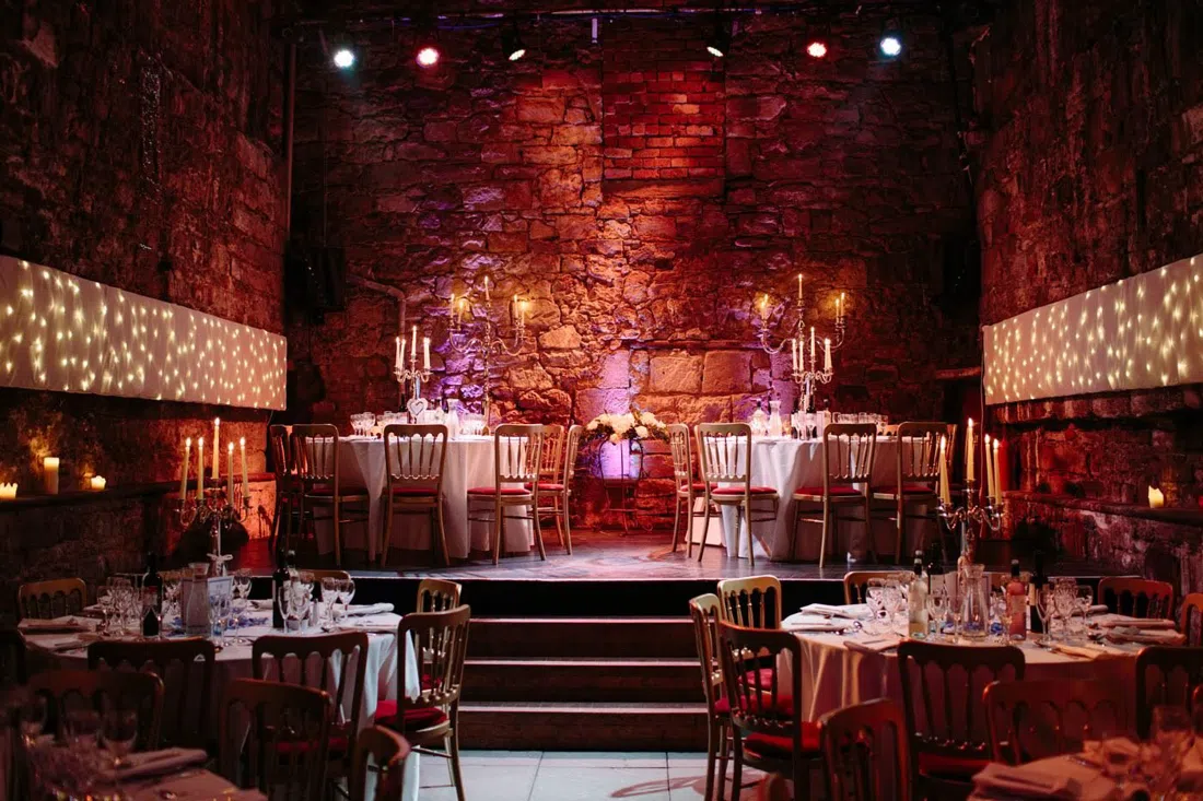The Caves, Edimburgo
